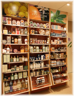Large assortiment de produits cosmétiques L'Occitane
